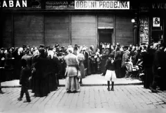 Fronta před obchodem (1918), ČTK